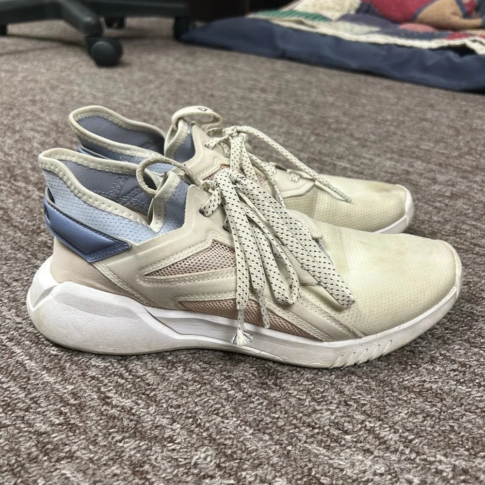Reebox Women’s Beige Running Shoes
